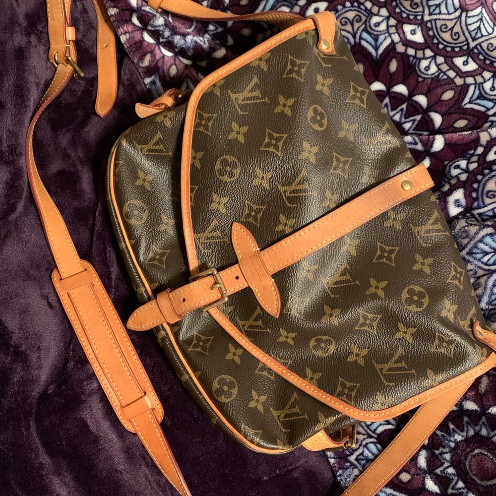 SOLD Louis Vuitton saumur